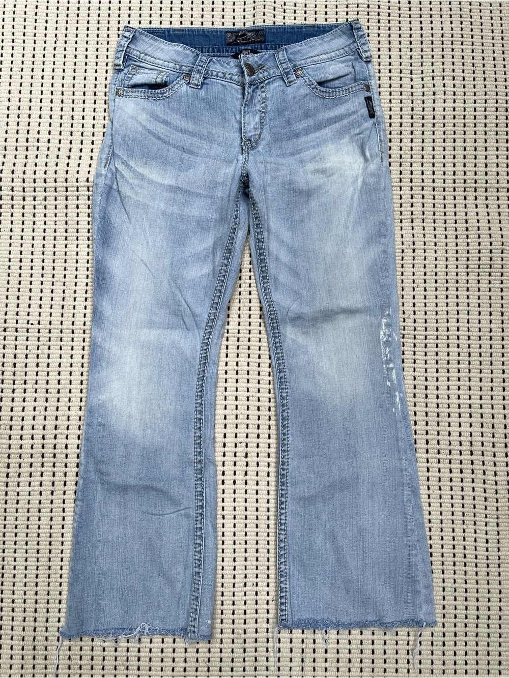 Silver Suki Surplus Light Wash Raw Hem Crop Jeans Size 30